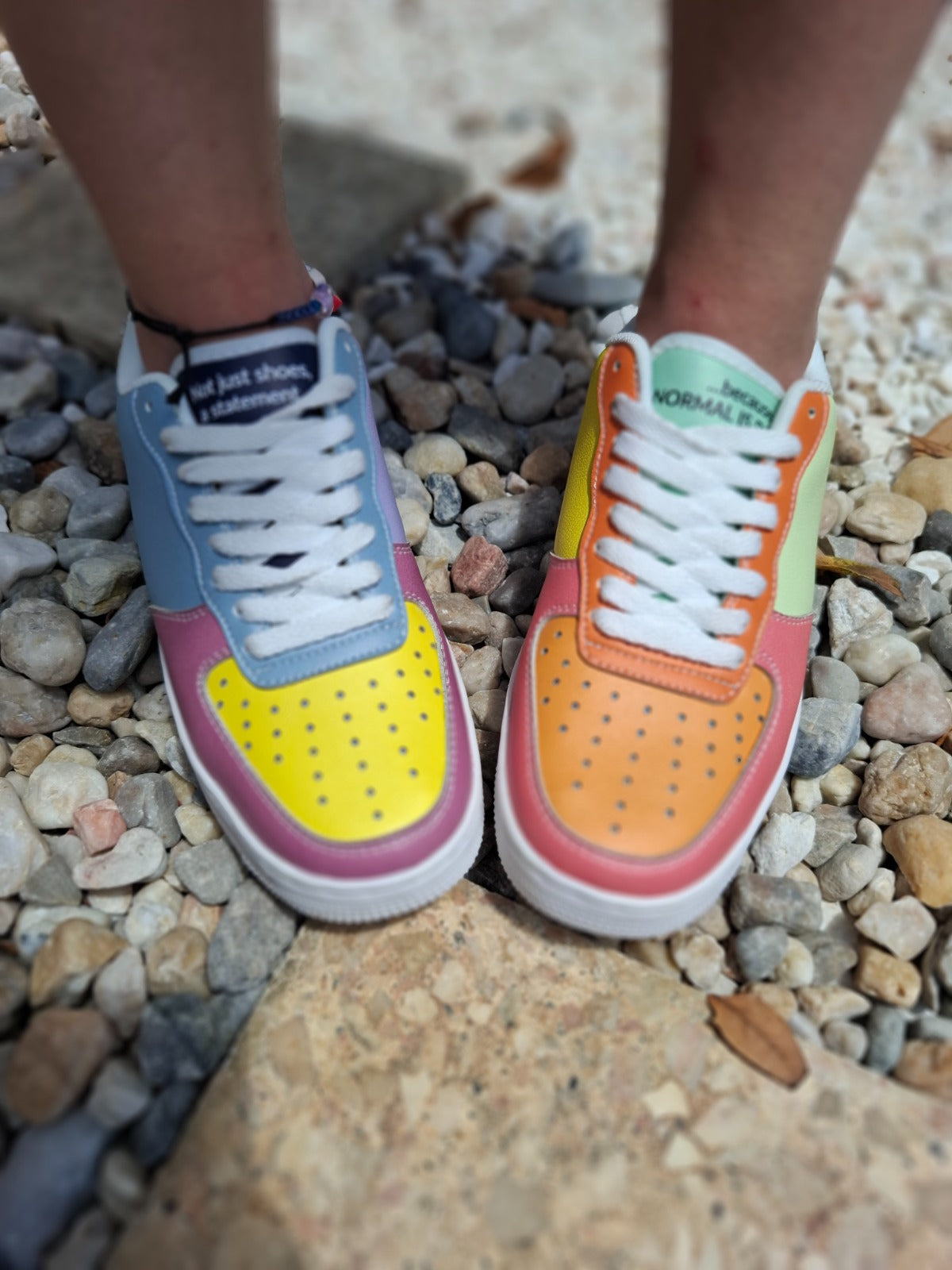 Unisex Low-Top Fashion Sneakers – Two Sides, One Way